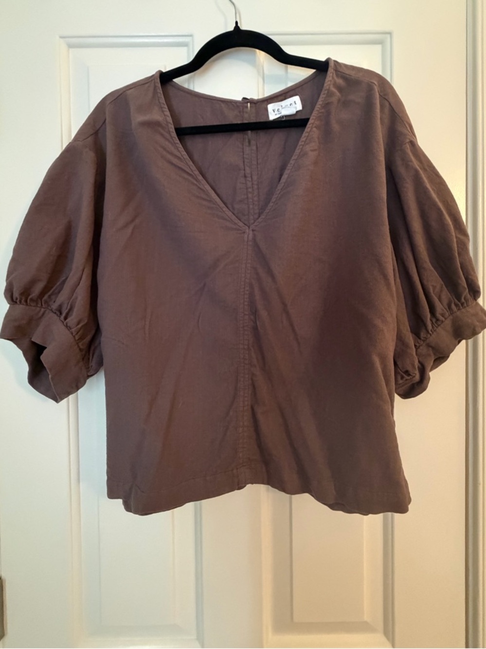 Velvet by Graham & Spencer Taupe Crew V-Neck Puff Sleeve Top